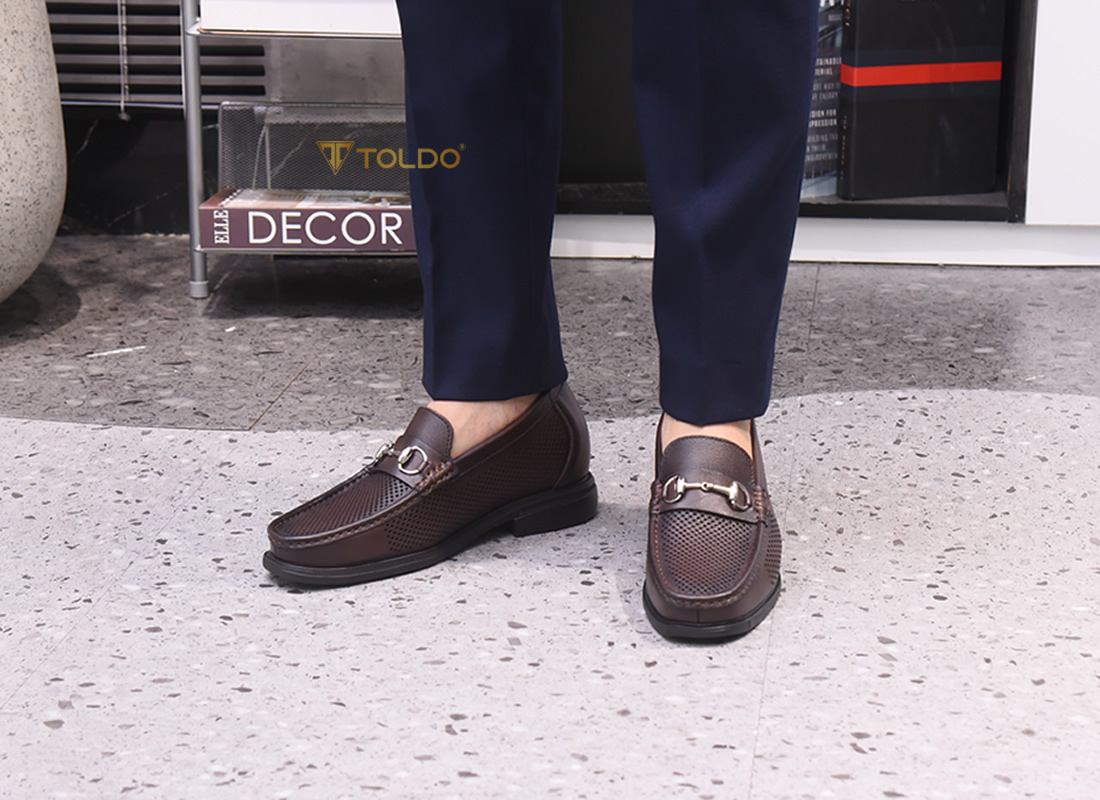 Giày cao 8cm đục lỗ thoáng khí siêu nhẹ 9